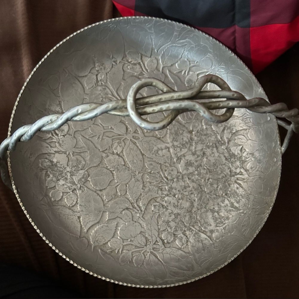 Vintage Keystoneware Paisley Aluminum basket with handles